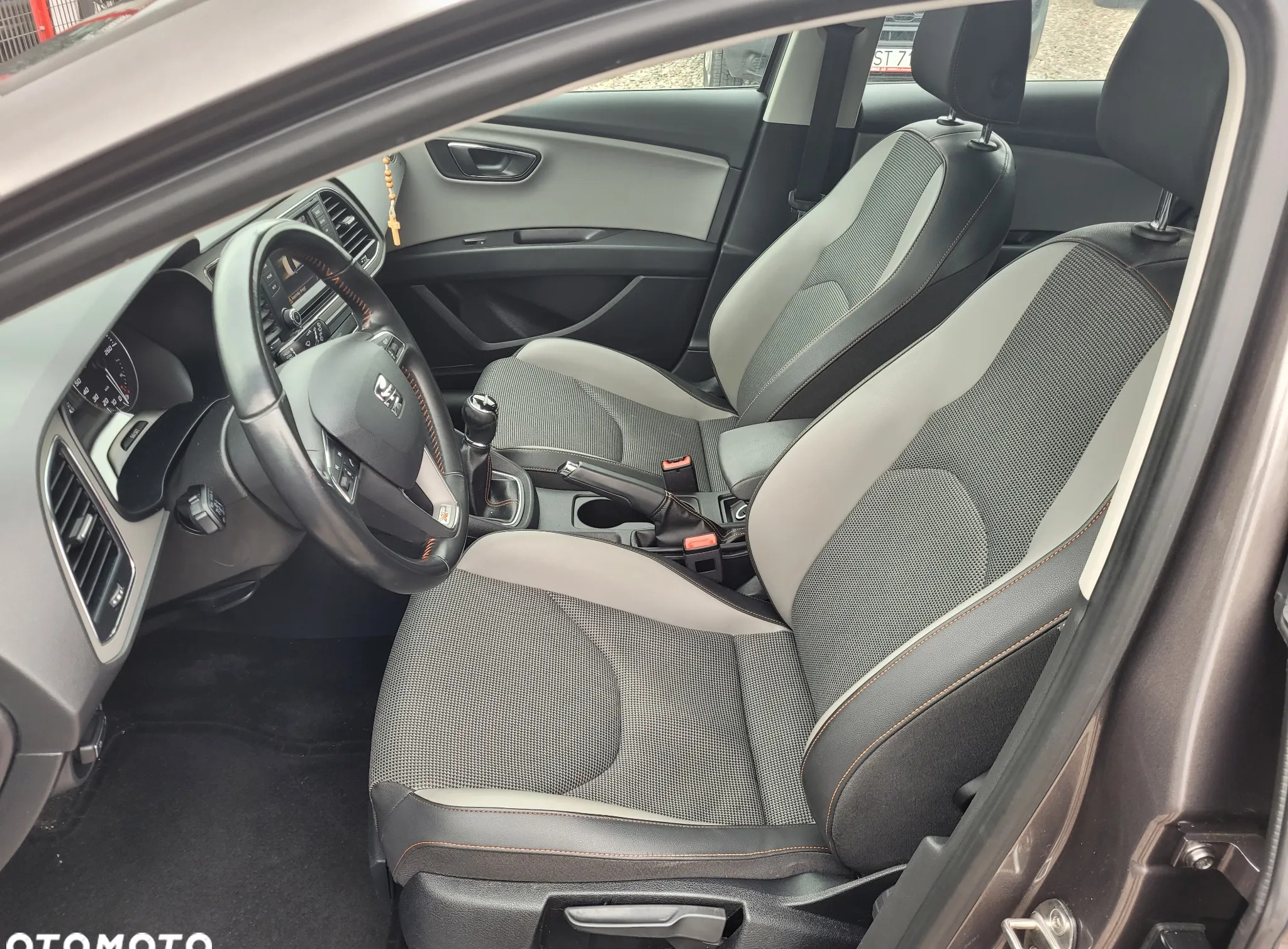 Seat Leon cena 45900 przebieg: 206700, rok produkcji 2015 z Skórcz małe 497